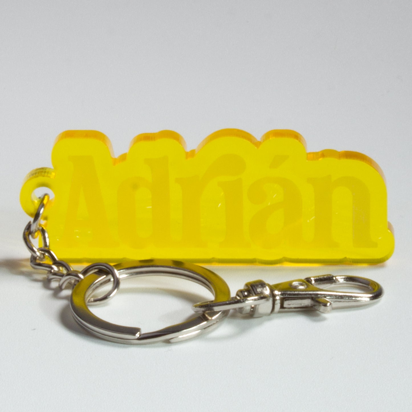 Llavero Personalizado con Nombre en Acrílico – Varios Colores – Ideal para Regalo 🎁