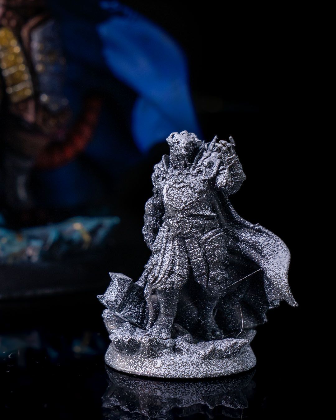 Figura de Rhogar Caellestine - Guerrero Dracónido - 32mm y 75mm