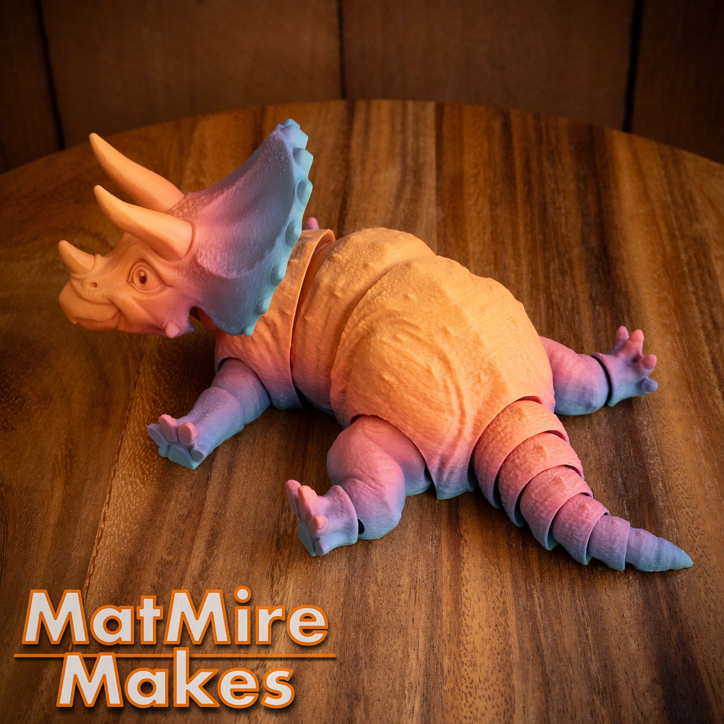 Dinosaurio Triceratops Impreso en 3D por MatMire Makes